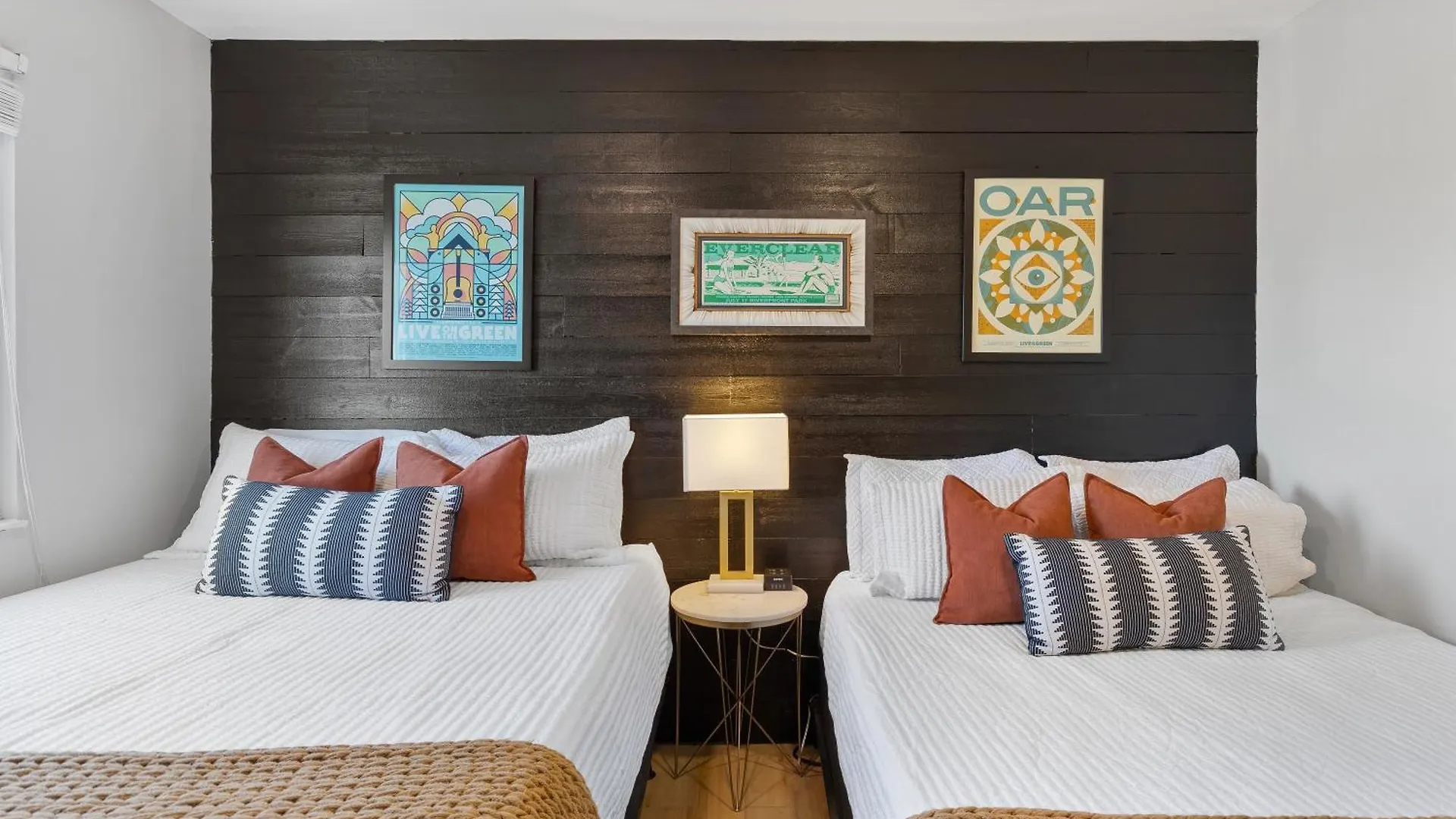 Nashville Oasis Walk To Broadway With Pool, Parking, Gym And Patio Apartment