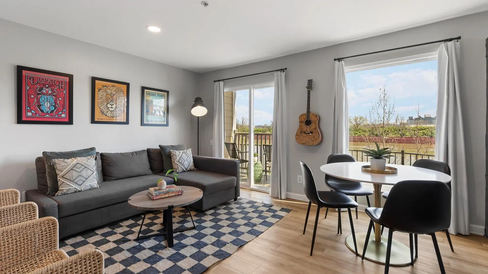 Nashville Oasis Walk To Broadway With Pool, Parking, Gym And Patio