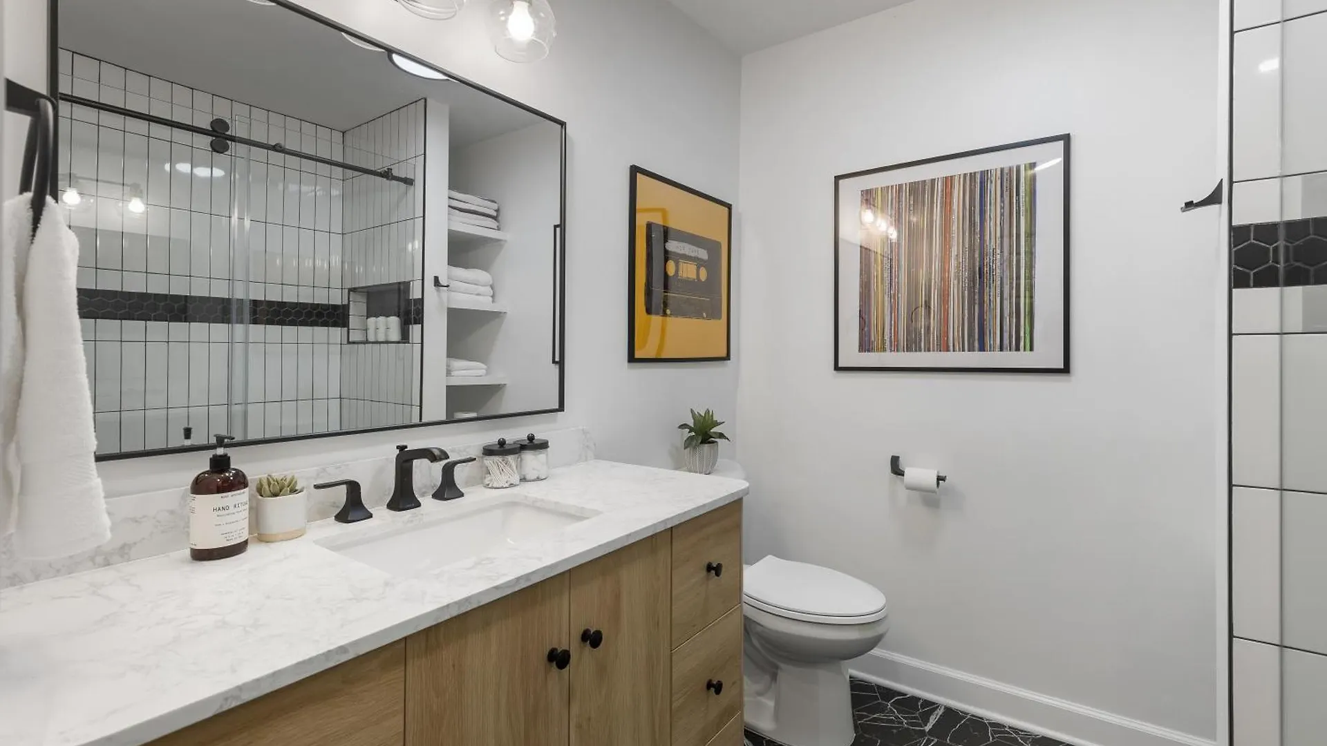 Apartment Nashville Oasis Walk To Broadway With Pool, Parking, Gym And Patio United States